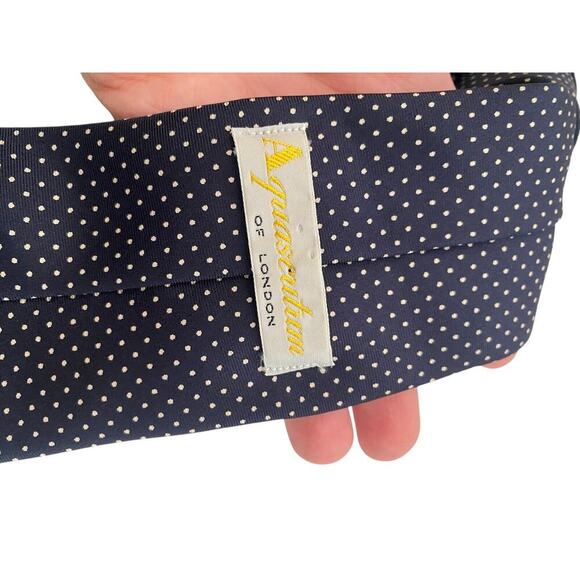 Aquascutum Tie Necktie Vintage Navy Blue Polka Dot Print All Silk England Preppy - Picture 6 of 7